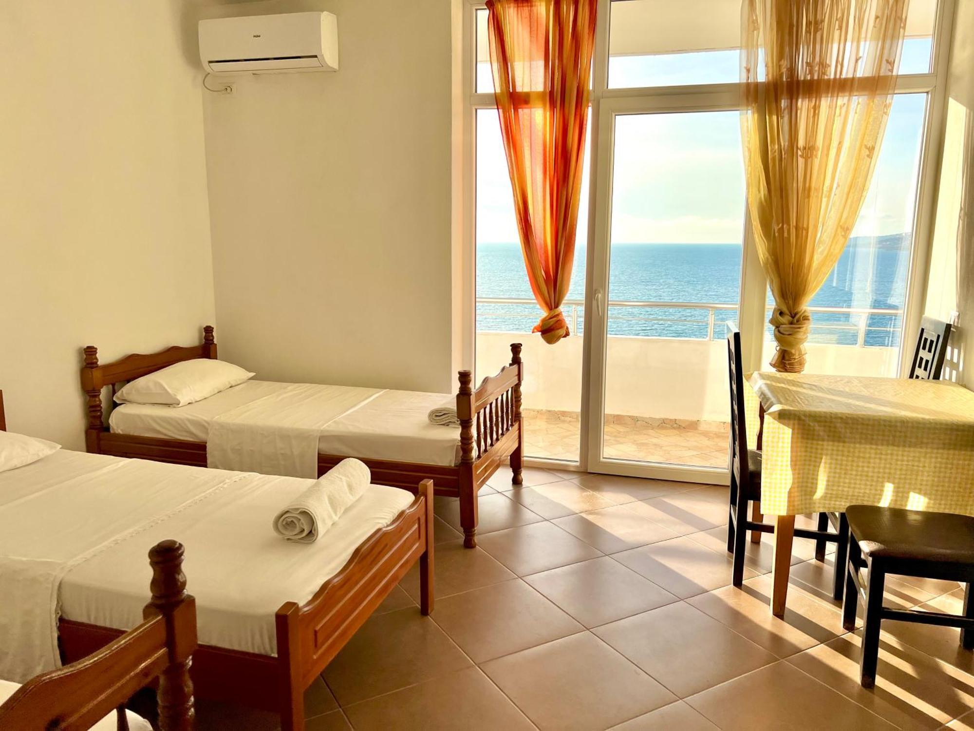 Redi'S Seaview Apartments Sarande Exterior photo